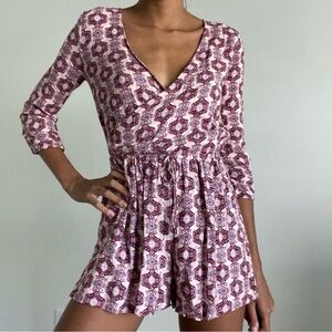 Hollister Cinch Waist Pink Patterned Romper Sz XS